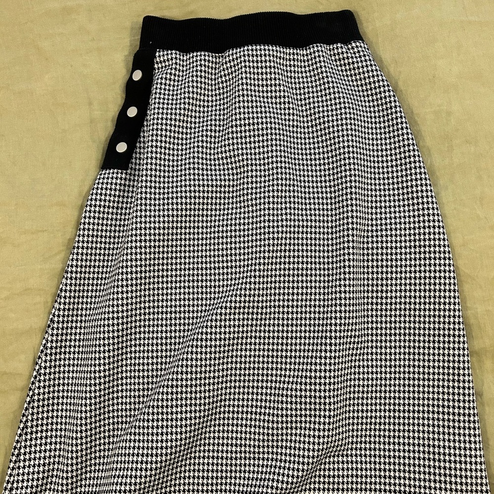 Houndstooth Midi Skirt